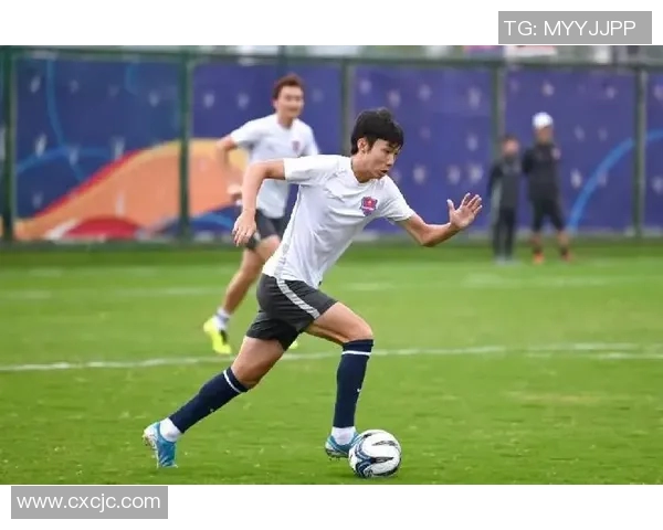 黄磊畅谈足球生涯与心路历程的深度专访分享